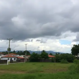 Barretos e muitas nuvens