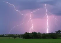 trovões e raios